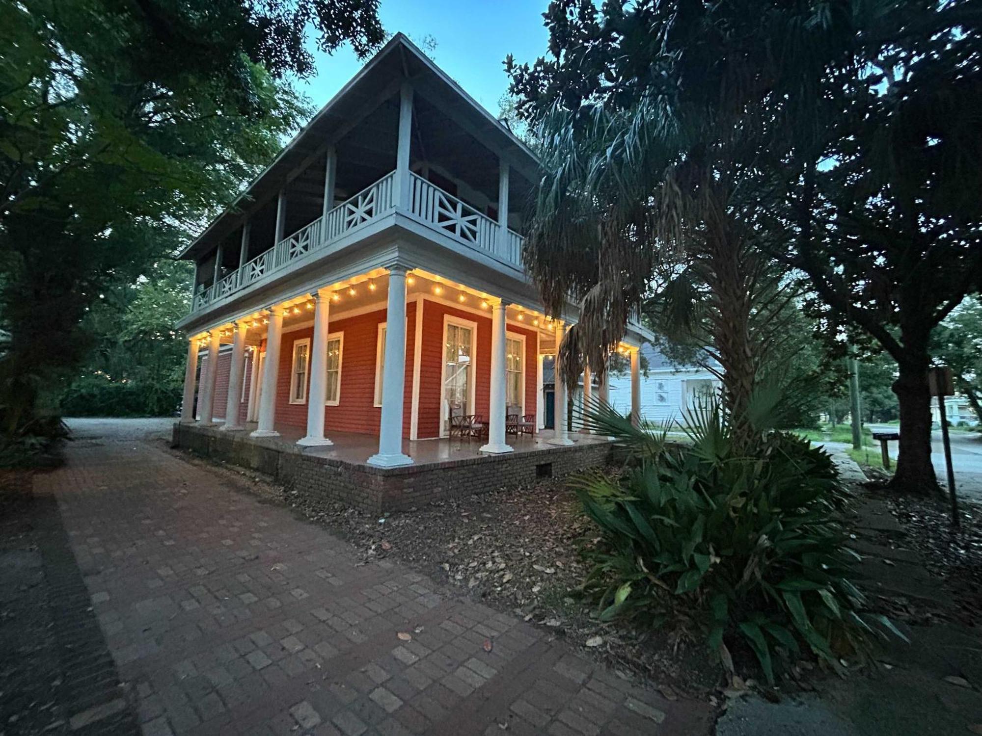 Pretty Peach Palace-Historic, Mins To Downtown Mobile Exterior foto